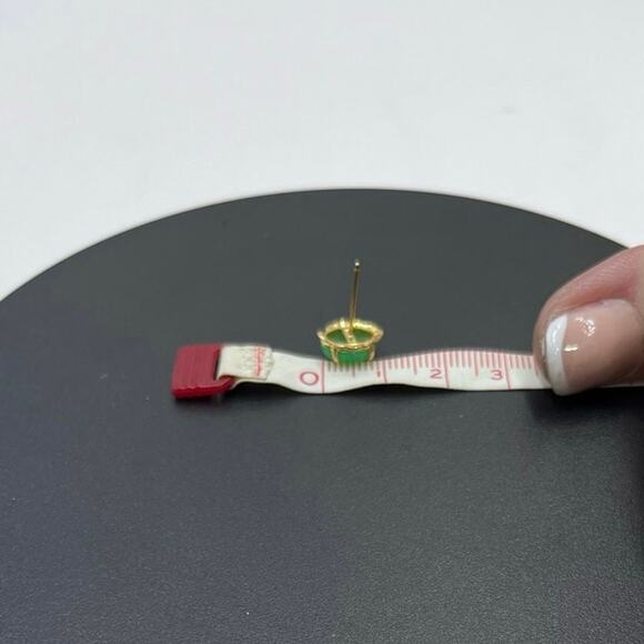 Vintage 14k Yellow Gold  Apple Green Chrysoprase Cabochon Stud small Earrings - Picture 8 of 12